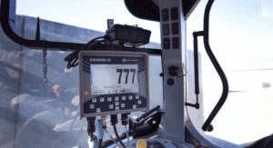 weight-indicator-precision-feeding-8-1024x555